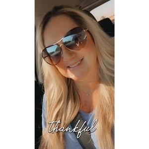 Meet your Posher, Angie